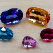 loose color gemstones